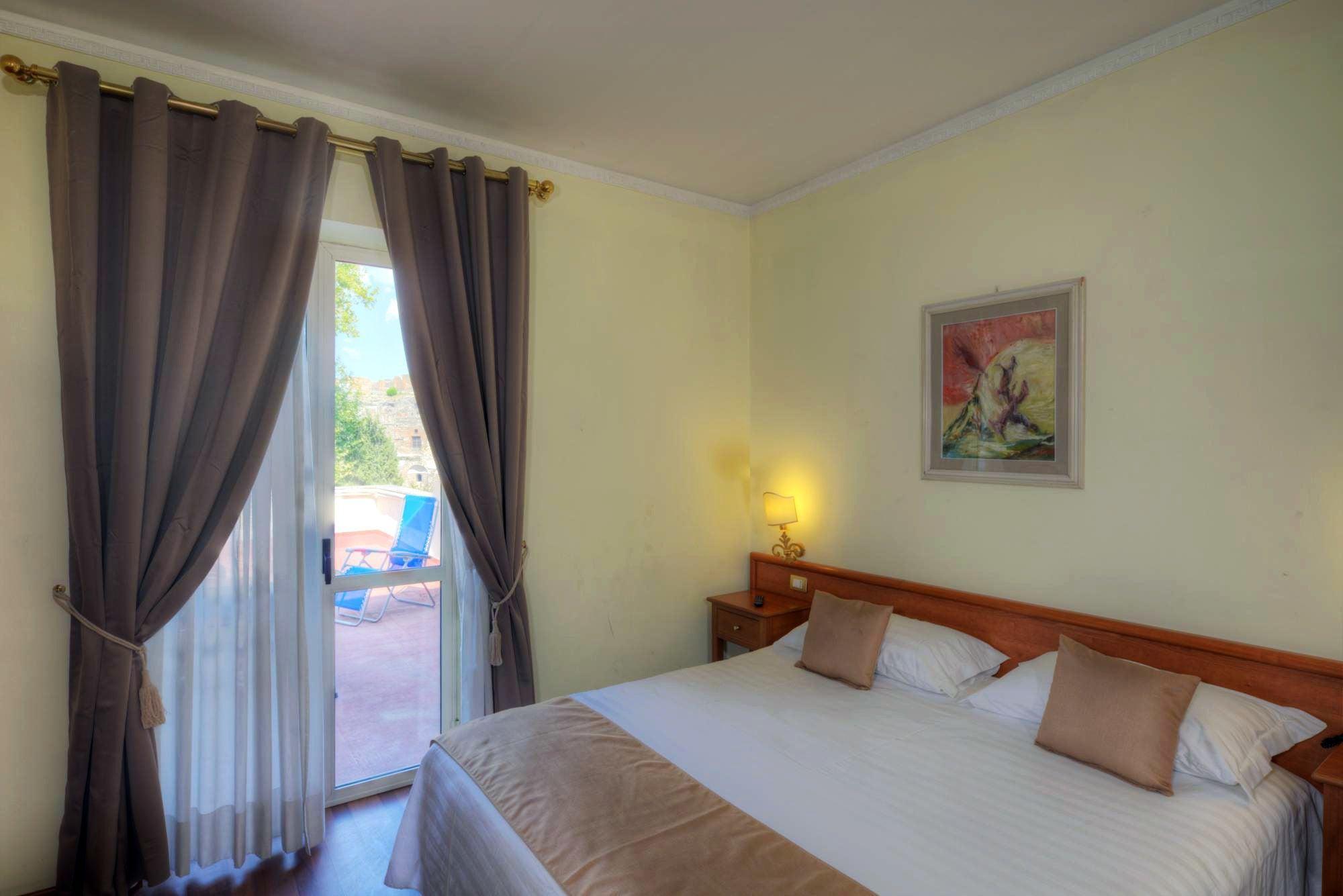 Hotel Vittoria Pompei Bagian luar foto