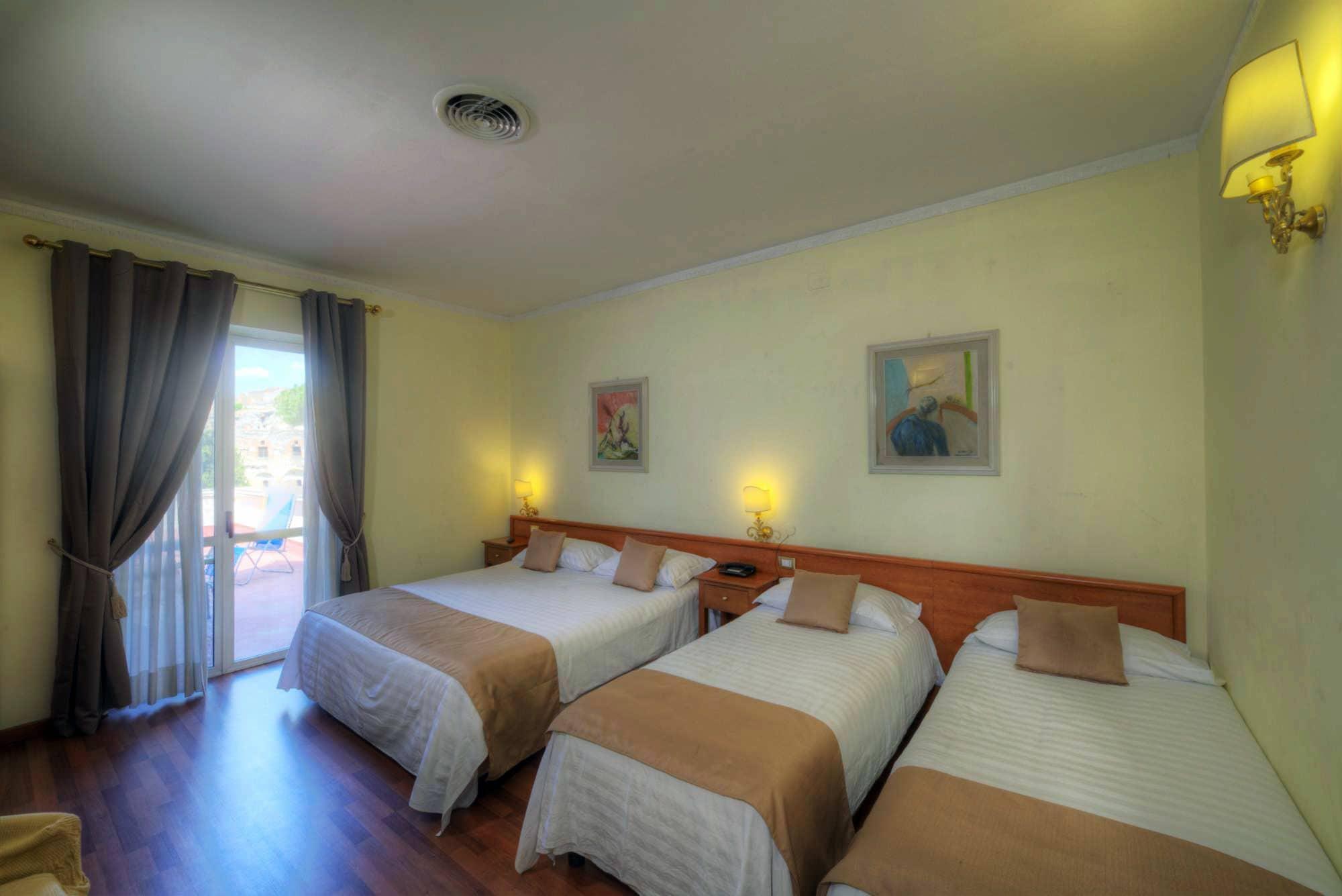 Hotel Vittoria Pompei Bagian luar foto