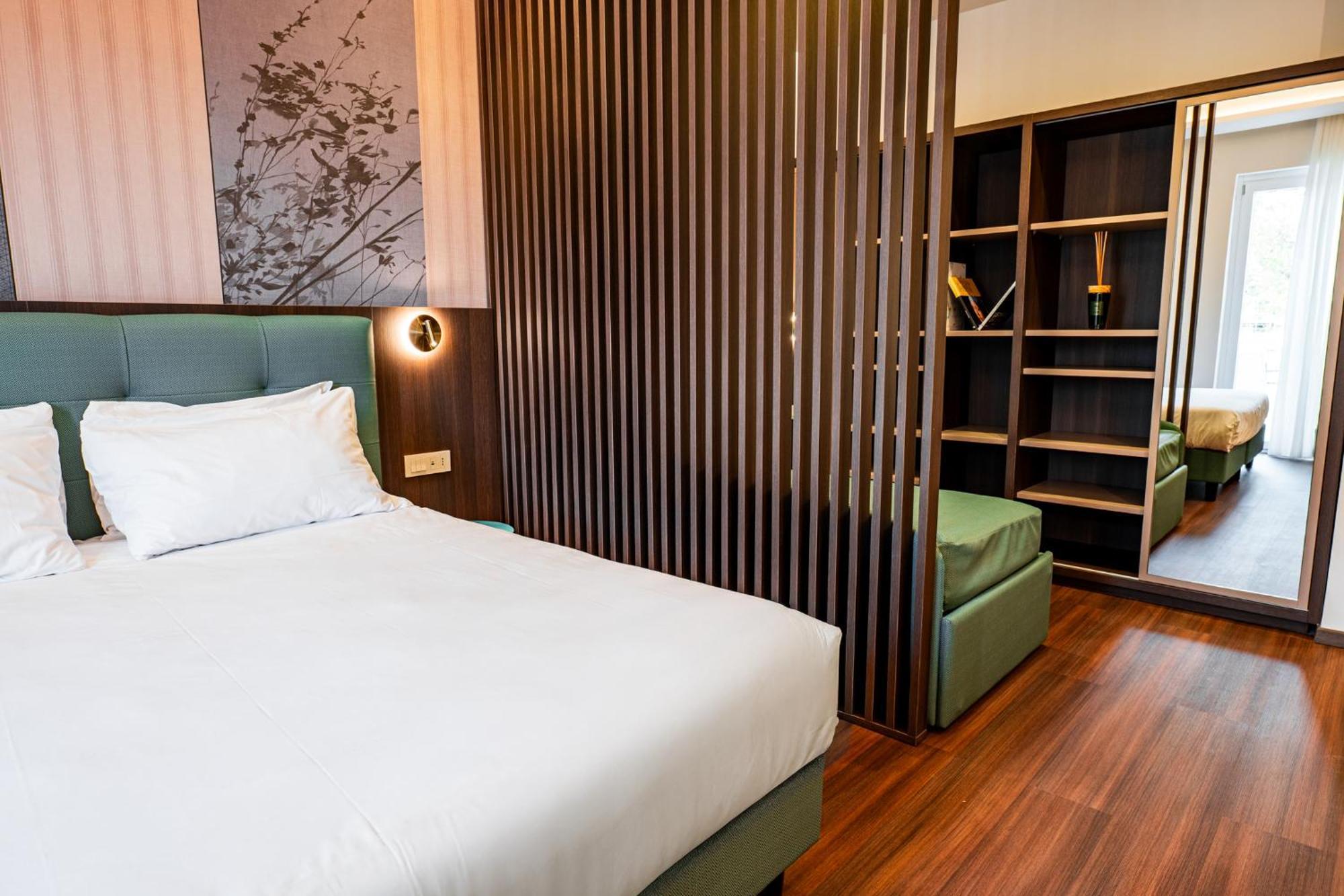 Hotel Vittoria Pompei Bagian luar foto