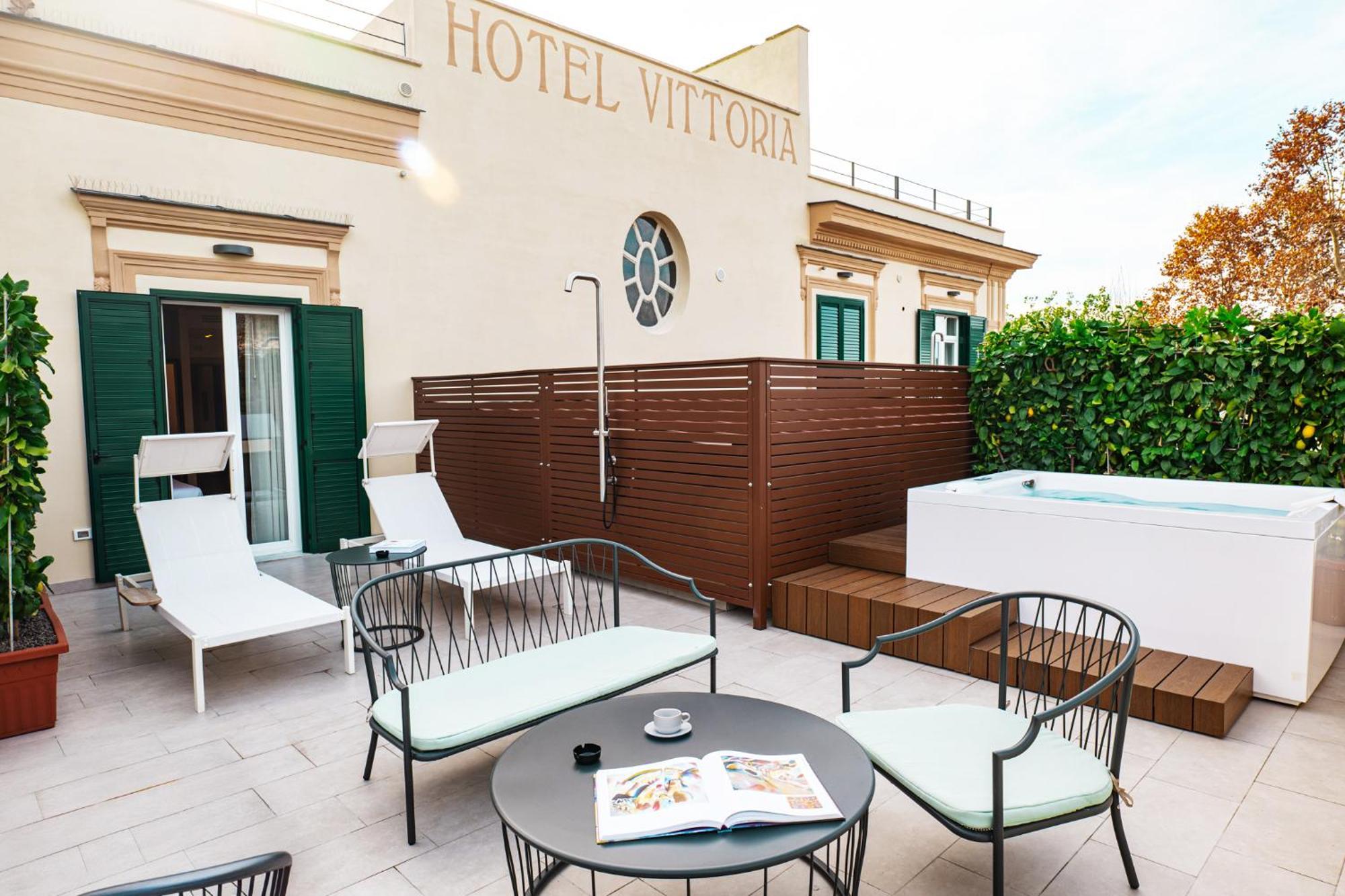 Hotel Vittoria Pompei Bagian luar foto