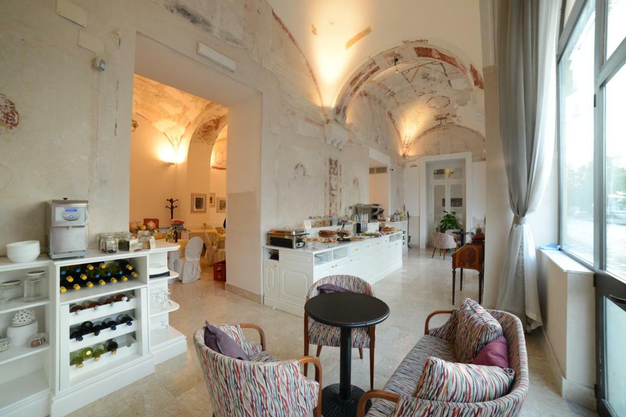 Hotel Vittoria Pompei Bagian luar foto