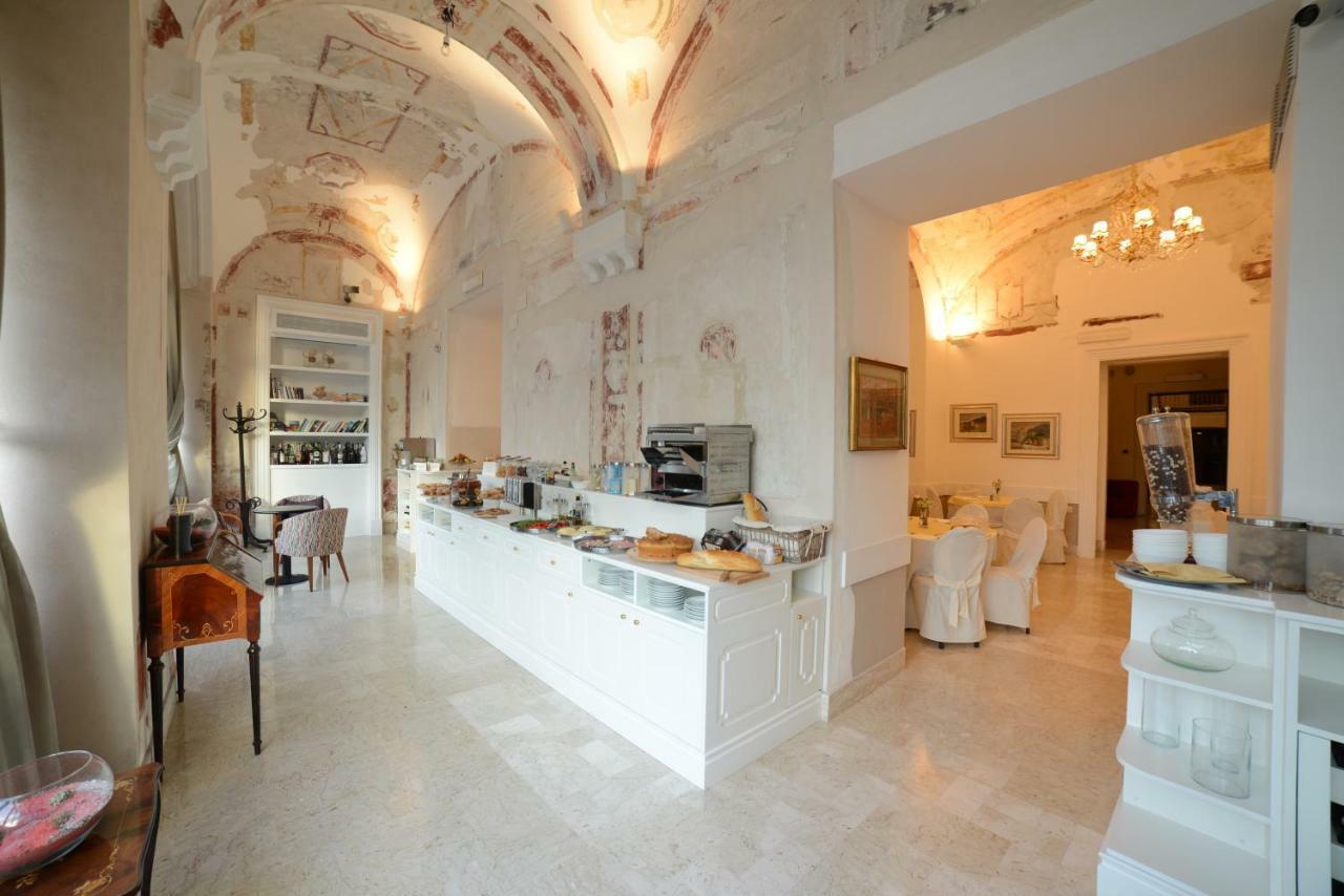 Hotel Vittoria Pompei Bagian luar foto
