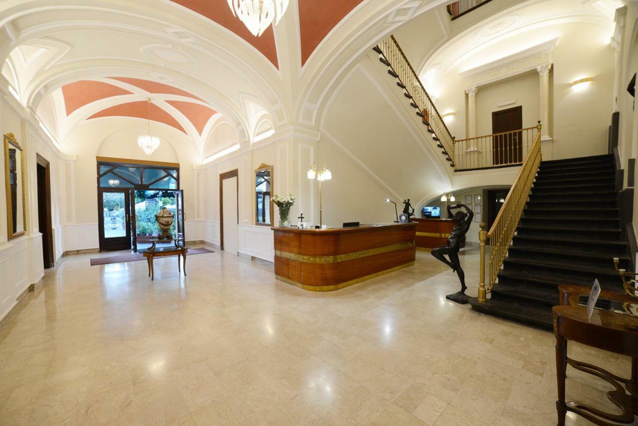 Hotel Vittoria Pompei Bagian luar foto